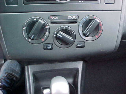 2011 Nissan Versa 1.8 S