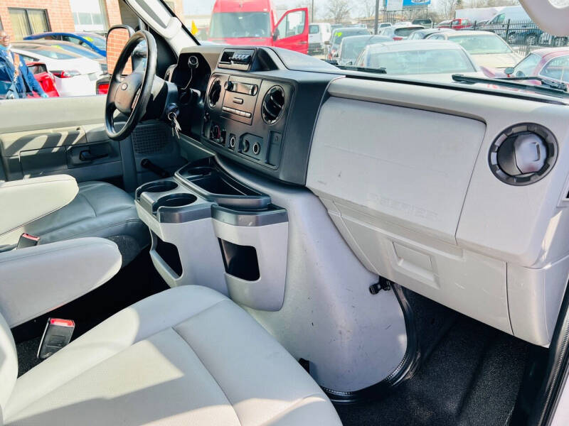 2010 Ford E-Series E-350 SD