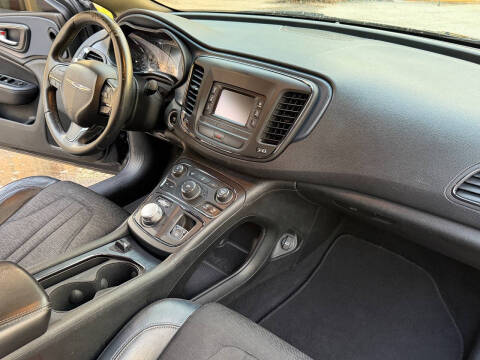 2015 Chrysler 200 S