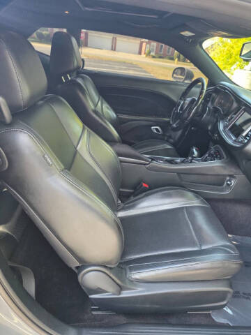 2018 Dodge Challenger SXT Plus