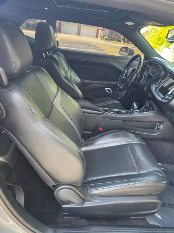 2018 Dodge Challenger SXT Plus