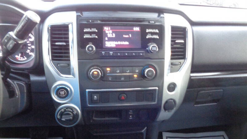 2018 Nissan Titan SV