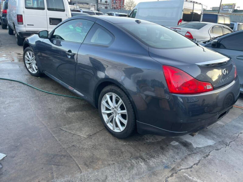 2011 Infiniti G37 Coupe x