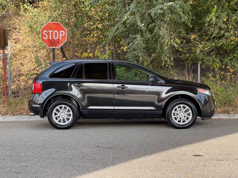 2014 Ford Edge SE photo 4