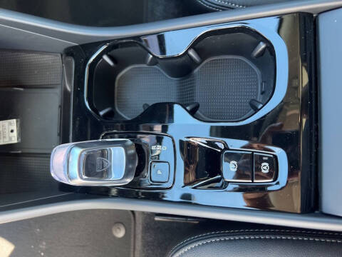 2026 Volvo XC40 B5 Ultra