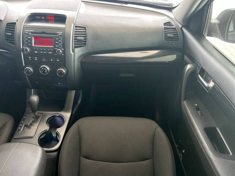 2011 Kia Sorento LX