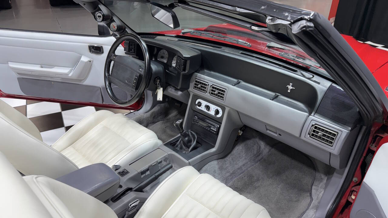 1993 Ford Mustang 42