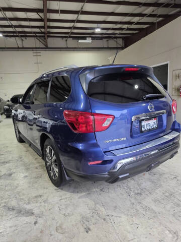 2017 Nissan Pathfinder