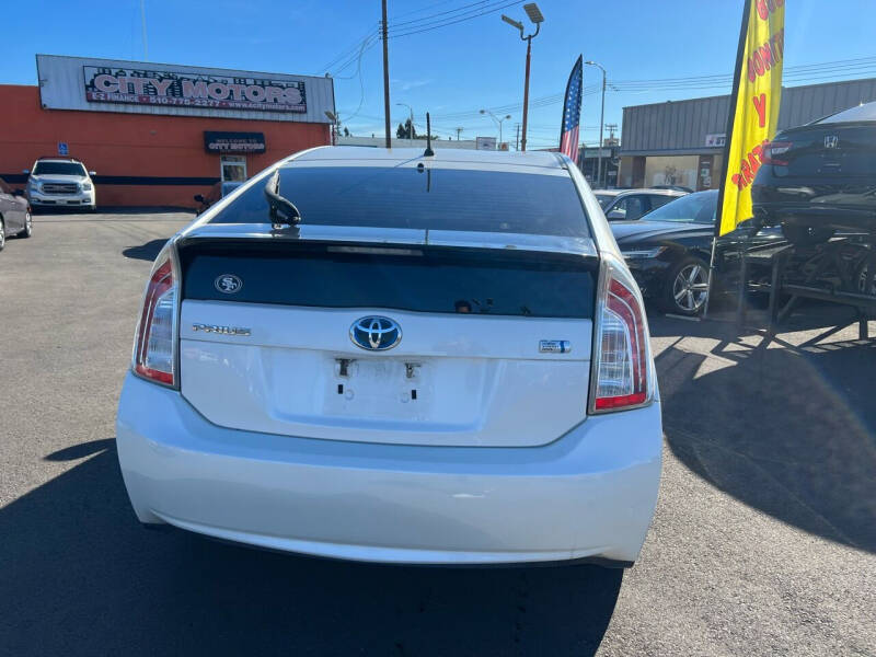 2013 Toyota Prius Two