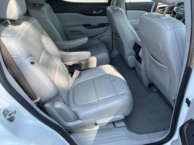2022 GMC Acadia SLT