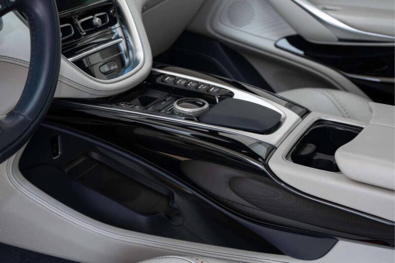 2023 Aston Martin DBX