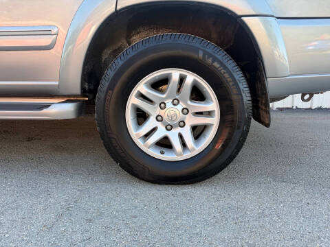 2005 Toyota Sequoia SR5