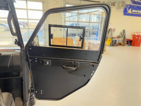 2025 Segway UT10 CREW