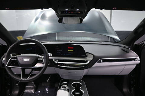 2024 Cadillac LYRIQ Luxury 1