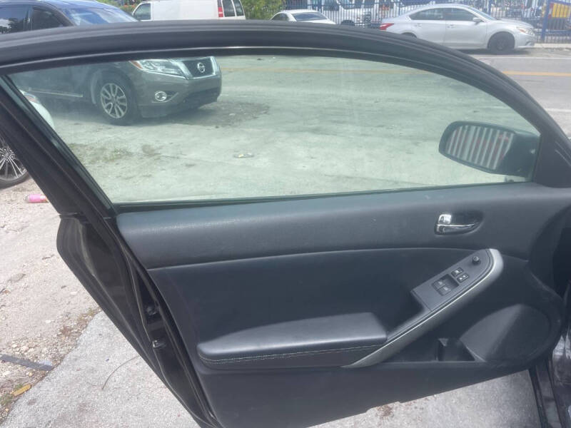 2011 Nissan Altima 3.5 SR