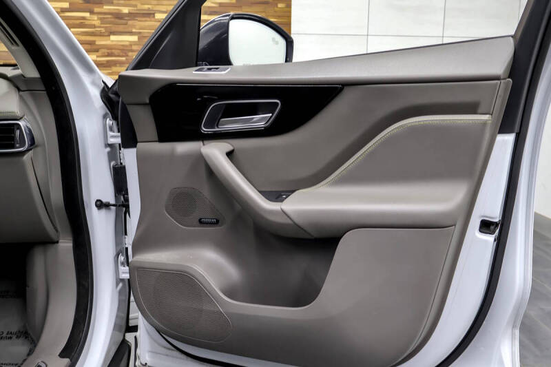 2018 Jaguar F-PACE 35t R-Sport