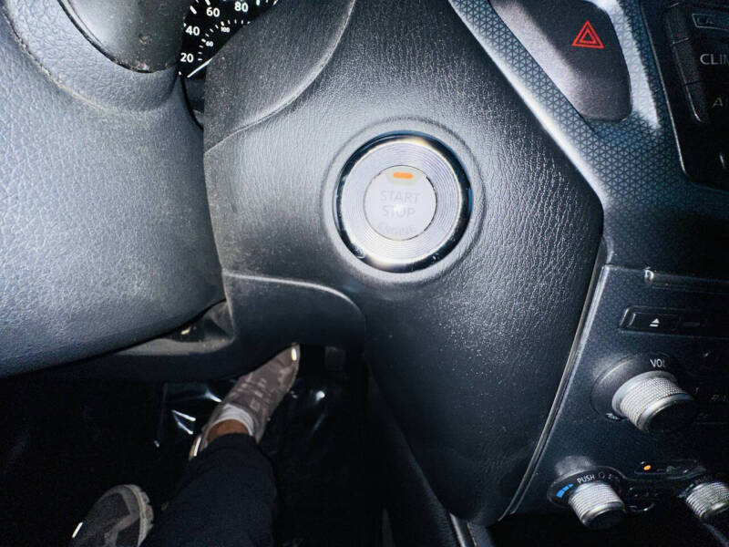 2017 Nissan Pathfinder SL