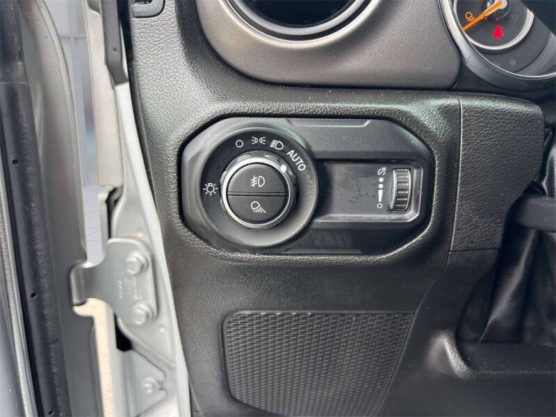 2023 Jeep Gladiator Sport