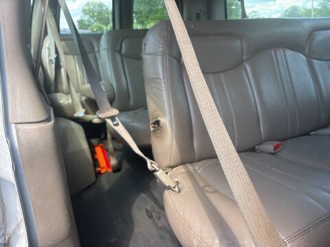 2004 Chevrolet Express 3500 LS