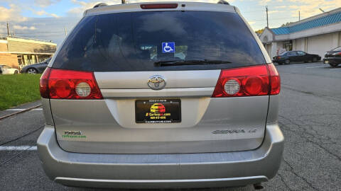 2006 Toyota Sienna LE 8 Passenger