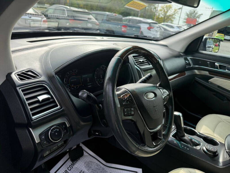 2017 Ford Explorer Platinum