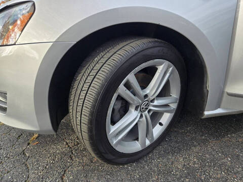 2014 Volkswagen Passat 1.8T SEL Premium PZEV