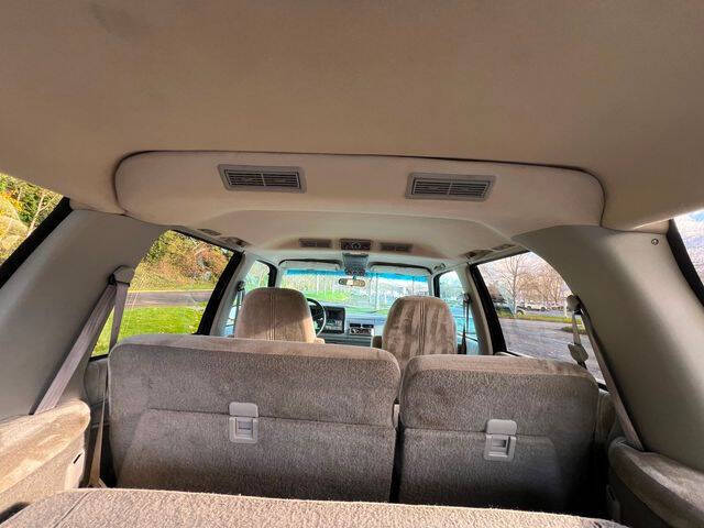 1993 GMC Suburban K2500