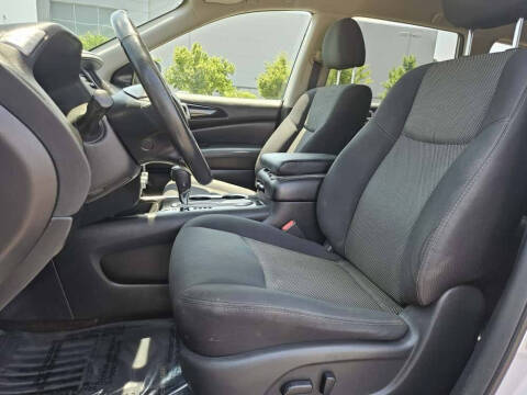 2019 Nissan Pathfinder SV