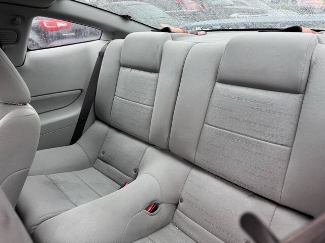 2008 Ford Mustang V6 Deluxe