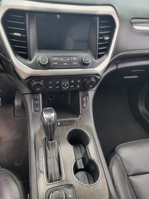 2017 GMC Acadia SLT-1