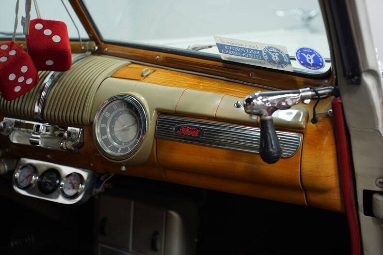 1946 Ford Super Deluxe