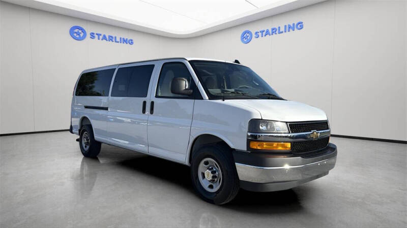 2025 Chevrolet Express LT 3500