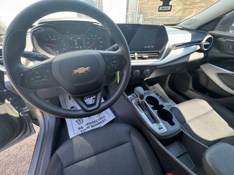2025 Chevrolet Trax LS