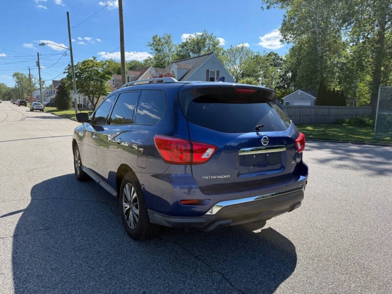 2019 Nissan Pathfinder SL