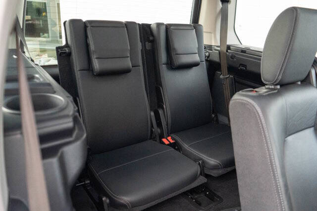 2016 Land Rover LR4 30