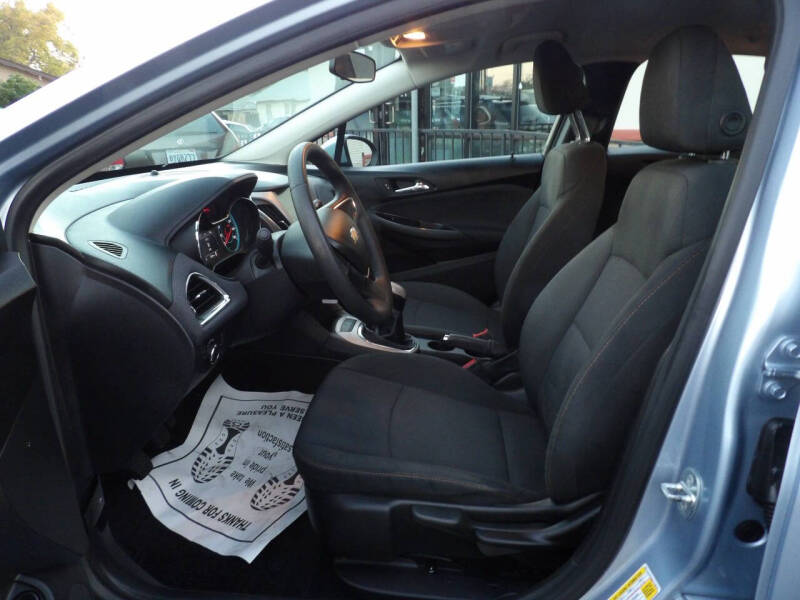 2017 Chevrolet Cruze LS Manual