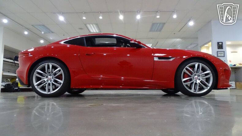 2016 Jaguar F-TYPE R