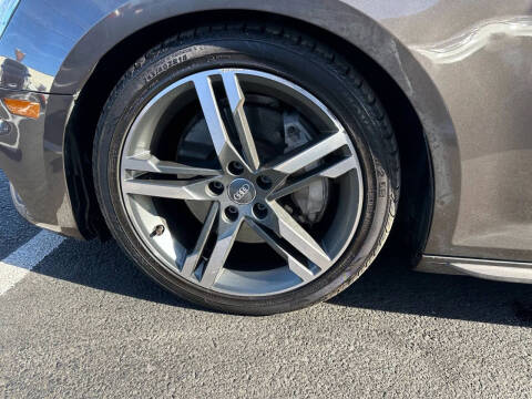 2017 Audi A4 2.0T quattro Premium Plus