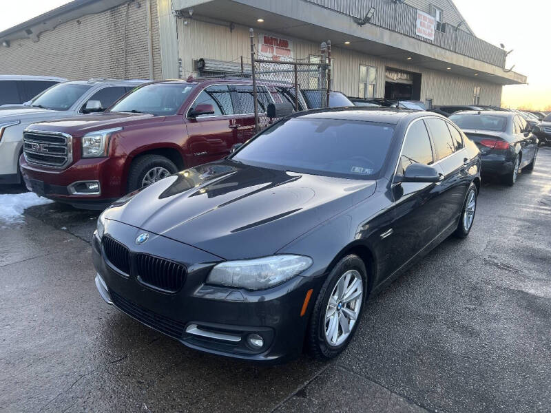 2016 BMW 5 Series 528i's photo