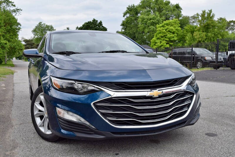 2019 Chevrolet Malibu for sale at QUEST AUTO GROUP LLC in Redford MI