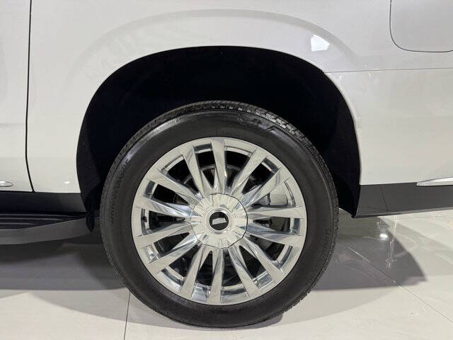 2024 Cadillac Escalade ESV Luxury