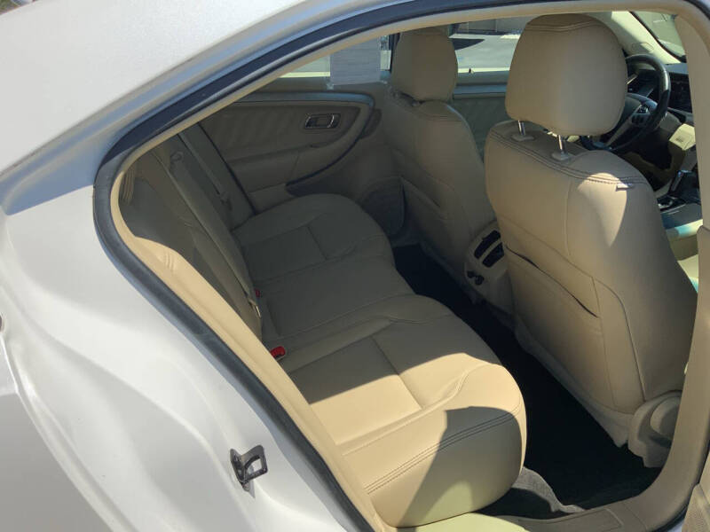 2016 Ford Taurus SEL