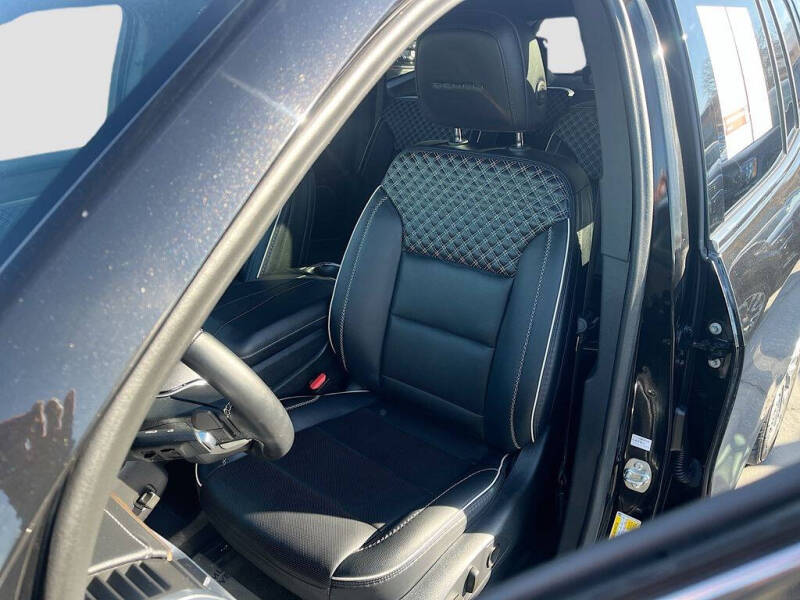 2024 GMC Acadia Denali