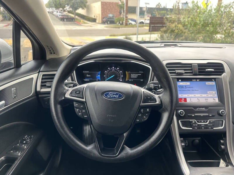 2019 Ford Fusion SE