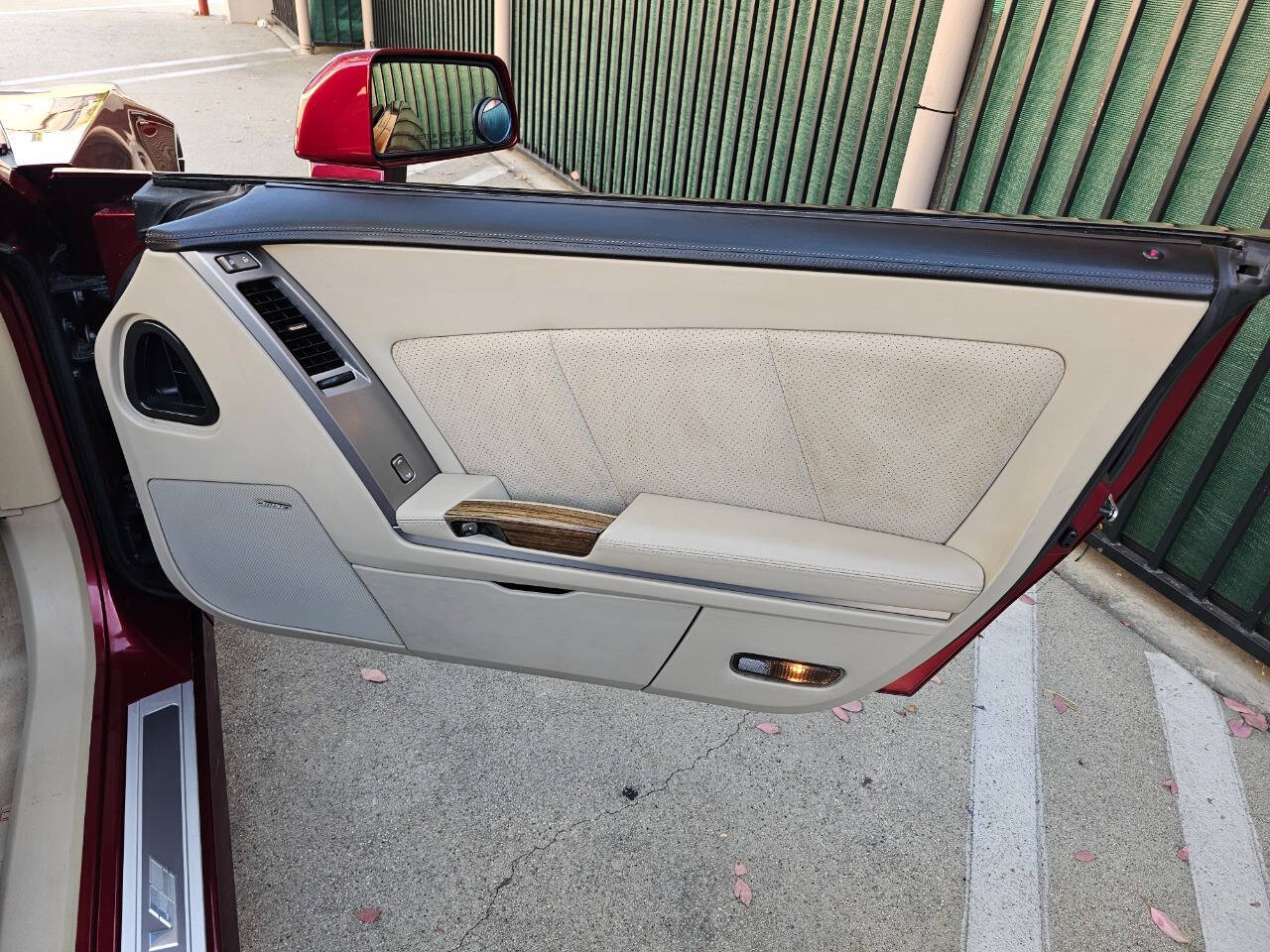 2006 Cadillac XLR-V 37