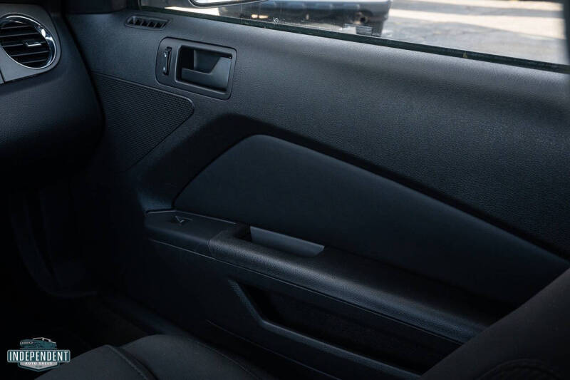 2014 Ford Mustang V6