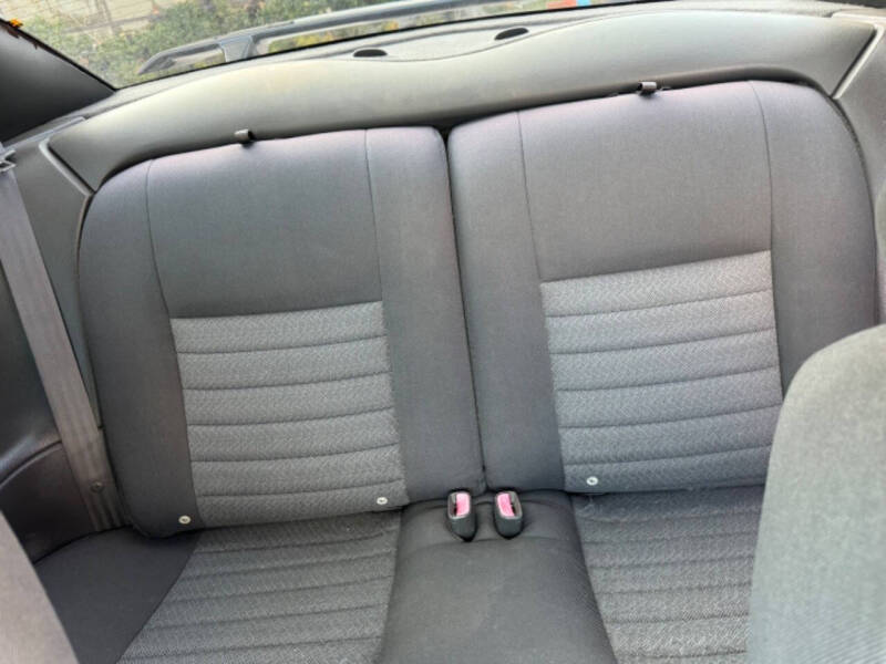 2004 Ford Mustang GT Deluxe