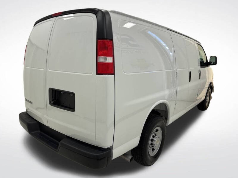 2025 Chevrolet Express 2500