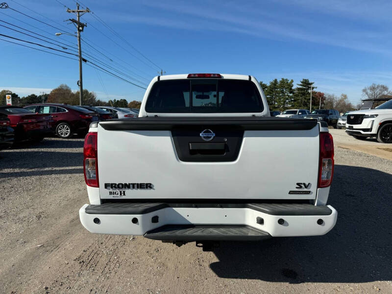 2018 Nissan Frontier SV photo 6