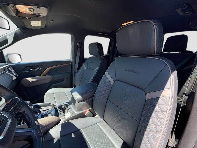 2024 GMC Canyon Denali